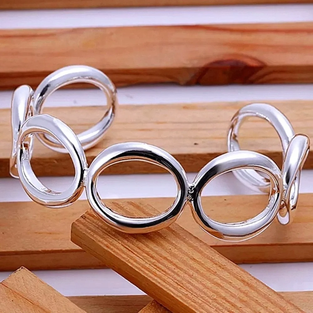 O Design Shaped Sterling Silver Bangle Bracelet
